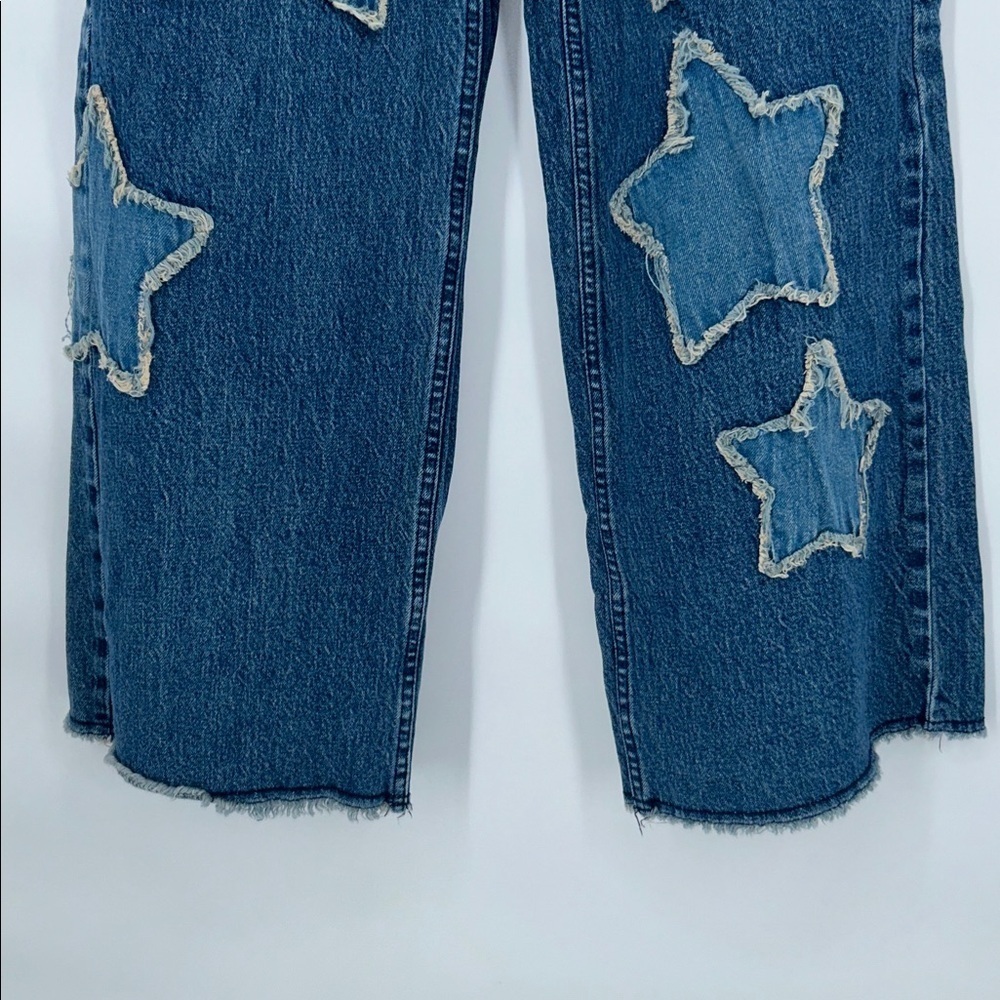 Hot Topic Women’s Blue Jeans Star Patch Wide Leg Jeans distressed Size 1 - Picture 5 of 14